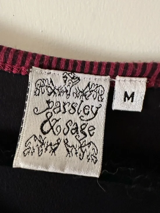 Parsley & Sage Tunic Top Size Medium Black and Burgundy Asymmetrical Hem - Picture 2 of 7